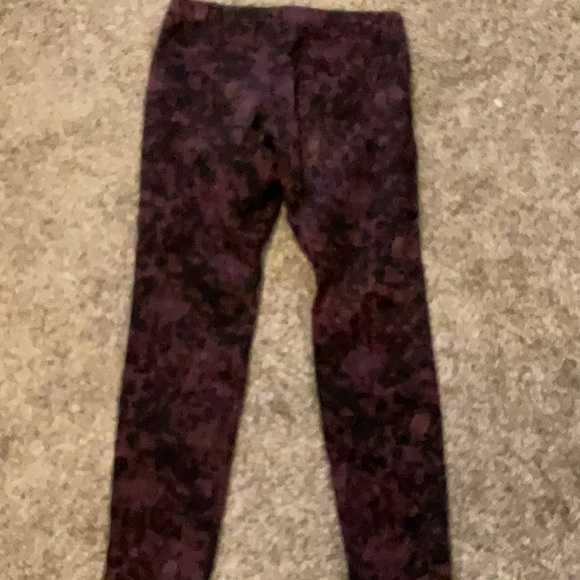 Cabi Purple Camo Jeans Size 8 - Picture 3 of 3